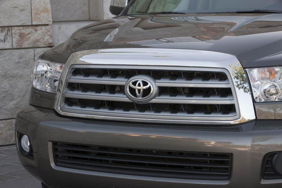  Toyota Sequoia 2013 года  (фото 30 из 50)